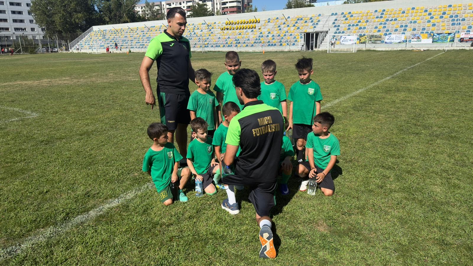 Grupa 2019, cu antrenorii